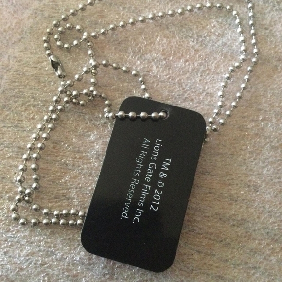 Hunger Games necklace - Picture 2 of 2